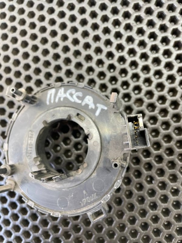 Шлейф подрулевой Passat 1999 3B5 ALZ