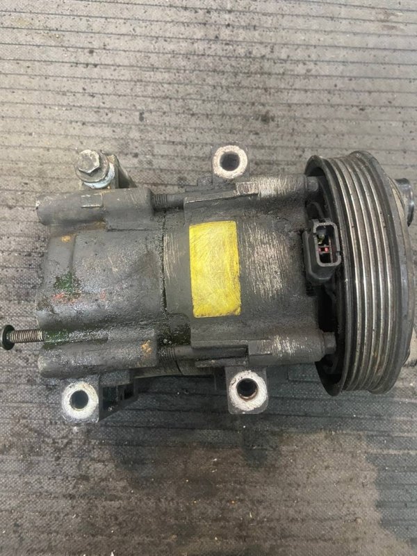 Компрессор кондиционера Ford Focus 2004 YS4H19D629AB Б/У