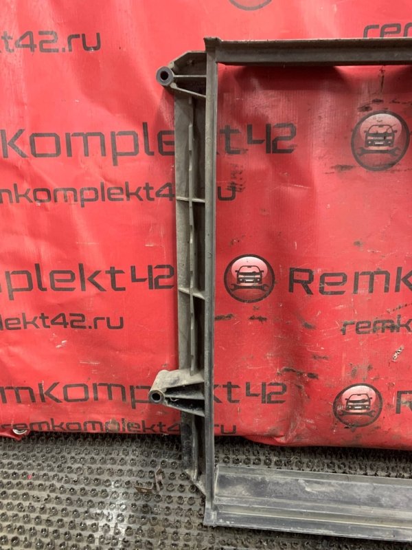 Рамка радиатора S80 1999 TS B6294S2 Рамка радиатора S80 1999 TS B6294S2