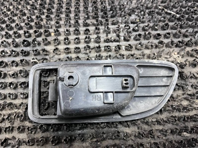 Накладка внутренней ручки двери передняя правая Mazda Atenza GGEP LFDE Накладка внутренней ручки двери передняя правая Mazda Atenza GGEP LFDE