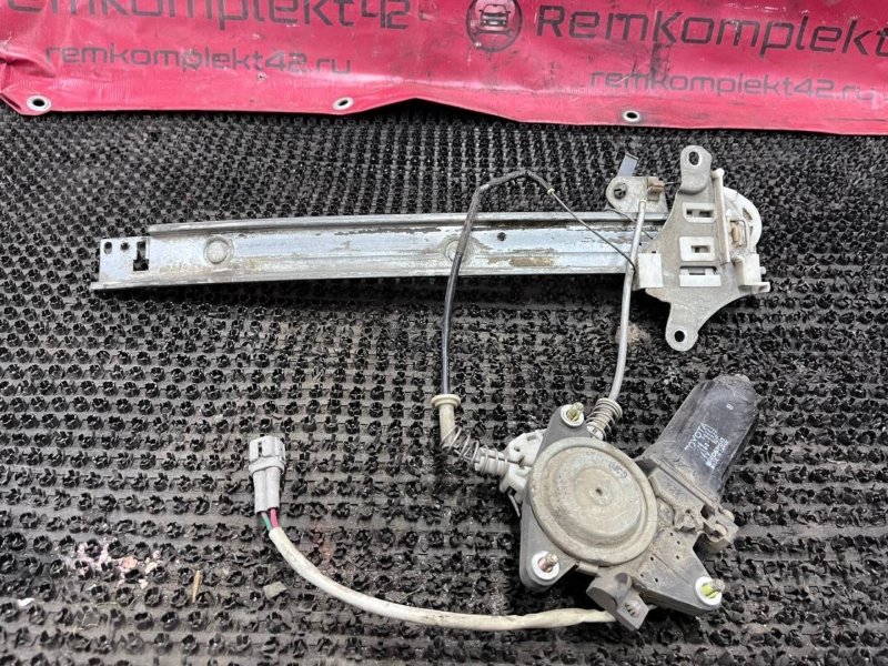 Стеклоподъемный механизм задний правый Caldina 1995 CT190 2C