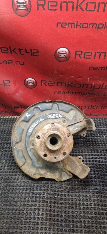 Кулак поворотный передний правый Skoda Octavia 2015 5E5 CWVA 5Q0407256Q Б/У