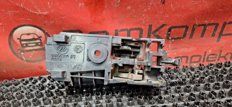 Ручка двери внутренняя задняя левая Solano 2012 620 LF481Q3