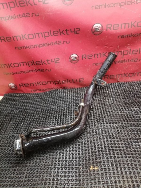 Горловина топливного бака Mazda Demio 1999 DW3W B3E D06142210A Б/У