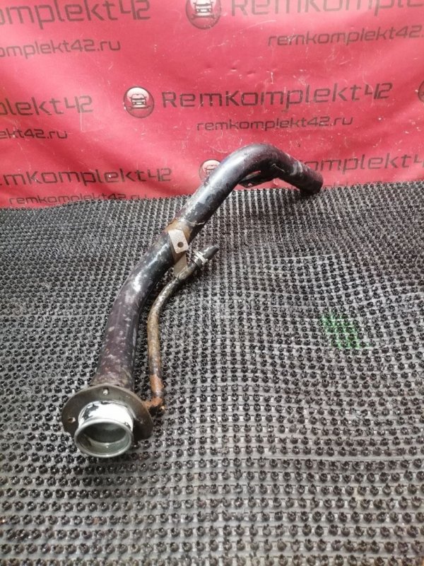 Горловина топливного бака Demio 1999 DW3W B3E