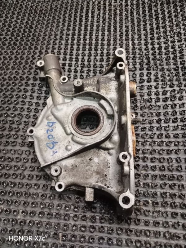 Запчасть масляный насос Honda CR-V 1997 RD1 B20B 15100PR4A03 Б/У Масляный насос Honda CR-V 1997 RD1 B20B 15100PR4A03 Б/У