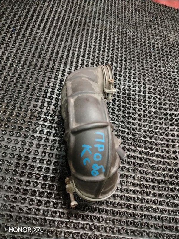 Патрубок воздушного фильтра Toyota Probox 2004 NCP51V 1NZ-FE 1788021060 Б/У