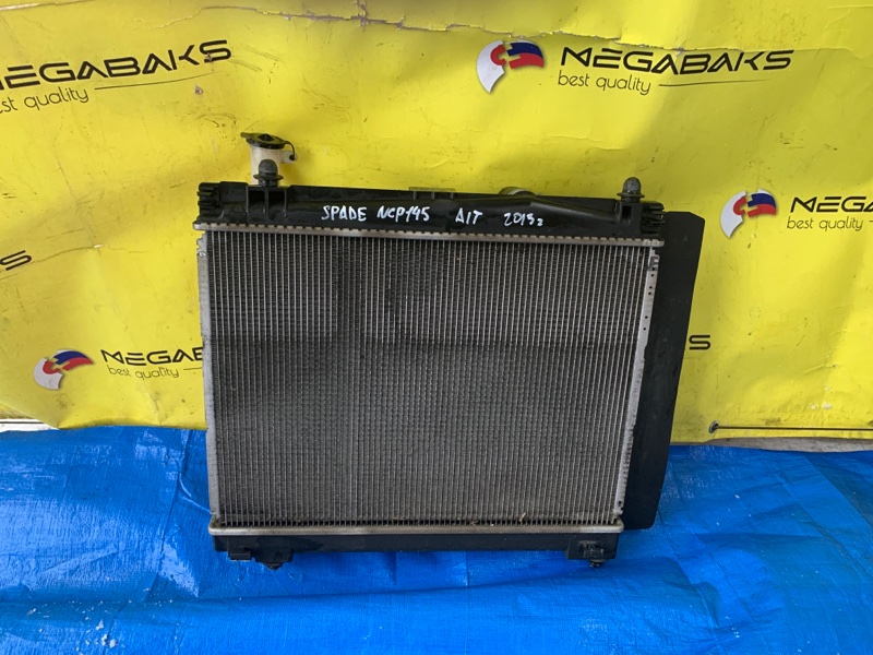 Радиатор основной Toyota Spade NCP141 1NZ-FE (б/у)