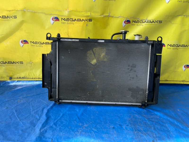 Радиатор основной Toyota Aqua NHP10 1NZ-FXE (б/у)
