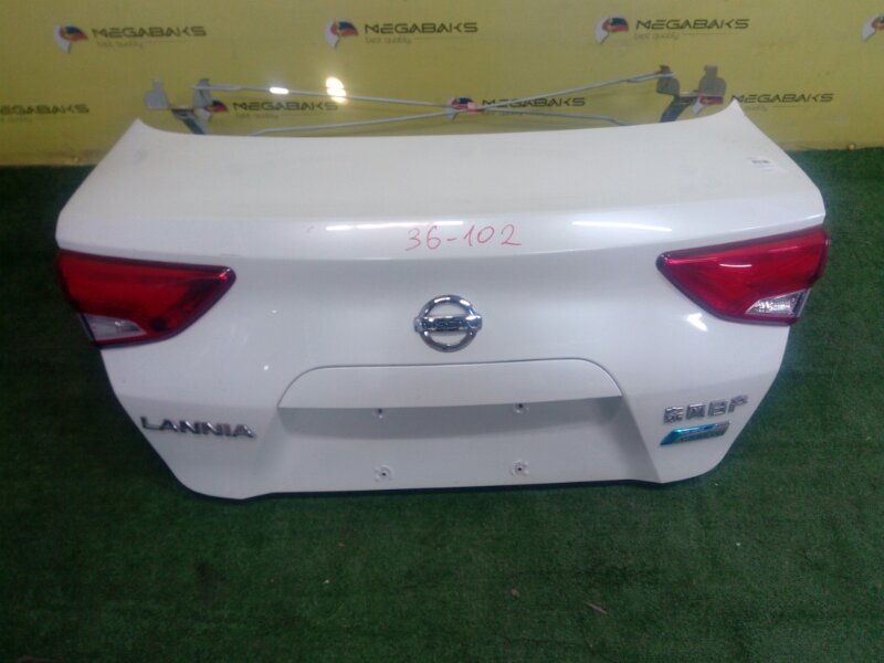 Крышка багажника Nissan Lannia U15Z HR16 (б/у)