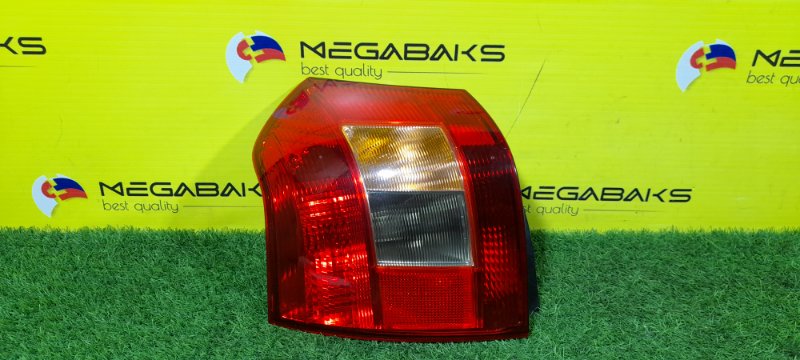 Стоп-сигнал Toyota Allex NZE121 2001 левый 13-64 (б/у)
