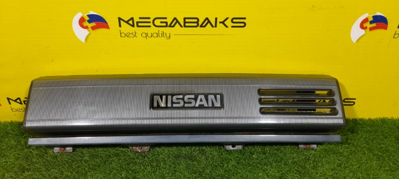 Решетка радиатора Nissan Largo C22 1989 (б/у)