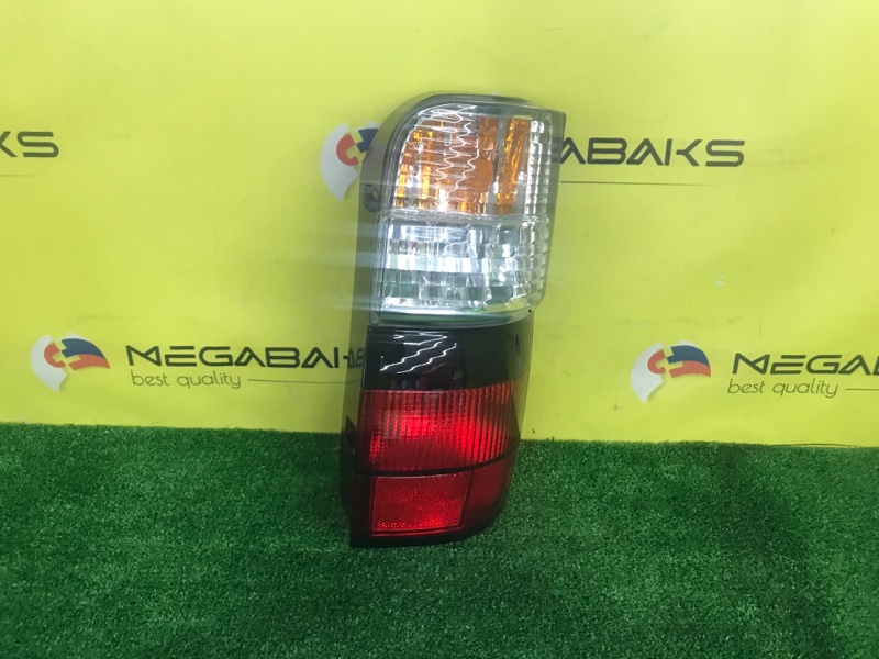 Стоп-сигнал Toyota Hiace правый