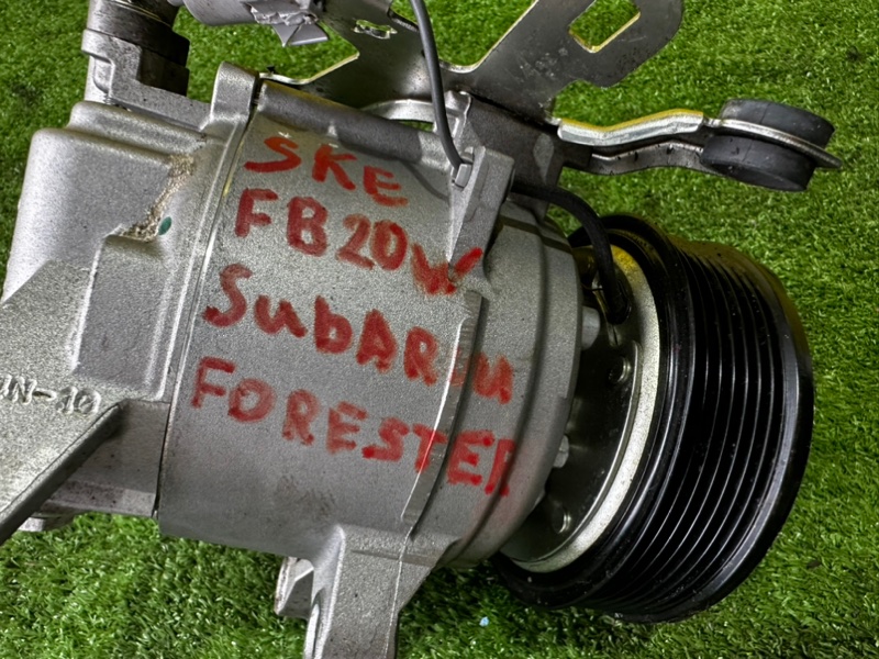 Компрессор кондиционера Subaru Forester SKE FB20W (б/у)