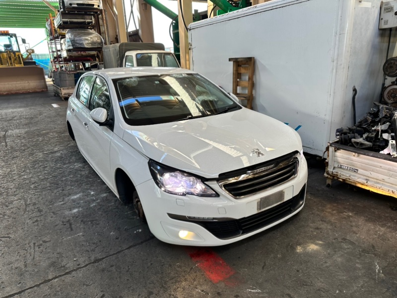 Nose cut Peugeot 308 T9 EB2DT 2015 (б/у)