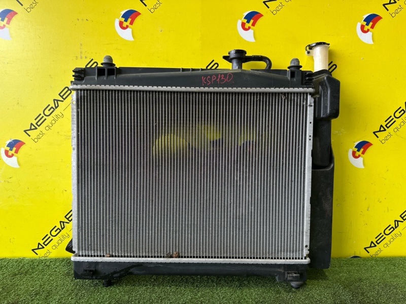 Радиатор основной Toyota Vitz NSP130 1NR-FKE III MODEL (б/у)