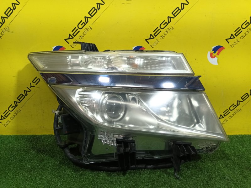 Фара Nissan Elgrand E52 правая 100-23008 (б/у)