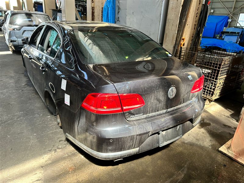 Бампер Volkswagen Passat MK7 CAX 2012 задний SEDAN, SONAR, CAMERA (б/у)