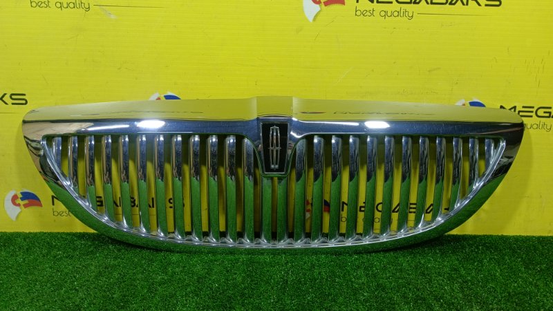 Решетка радиатора Lincoln Town Car FN145 (б/у)