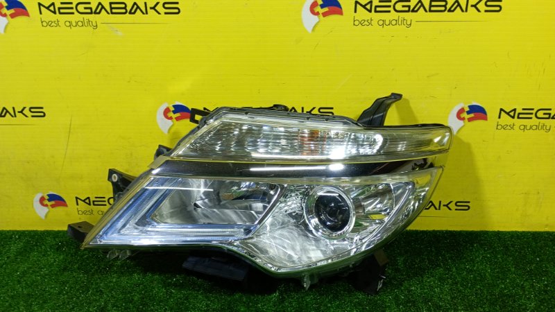 Фара Nissan Serena C26 левая 100-23683 (б/у)
