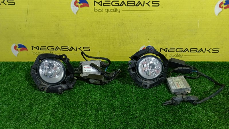 Туманка Toyota Isis ZGM15 2ZR-FAE 2010 04709 (б/у)
