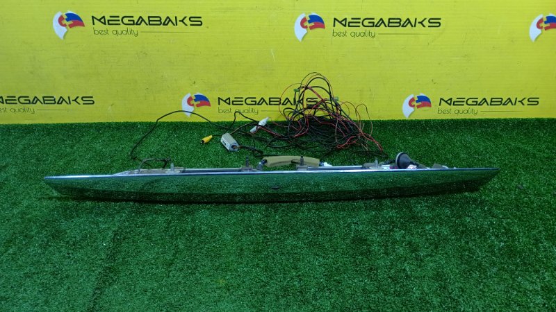 Накладка 5-й двери Nissan Serena C25 2009 camera (б/у)