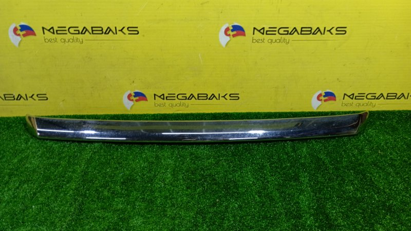 Накладка на капот Toyota Noah AZR60 1AZ-FSE 2006 (б/у)