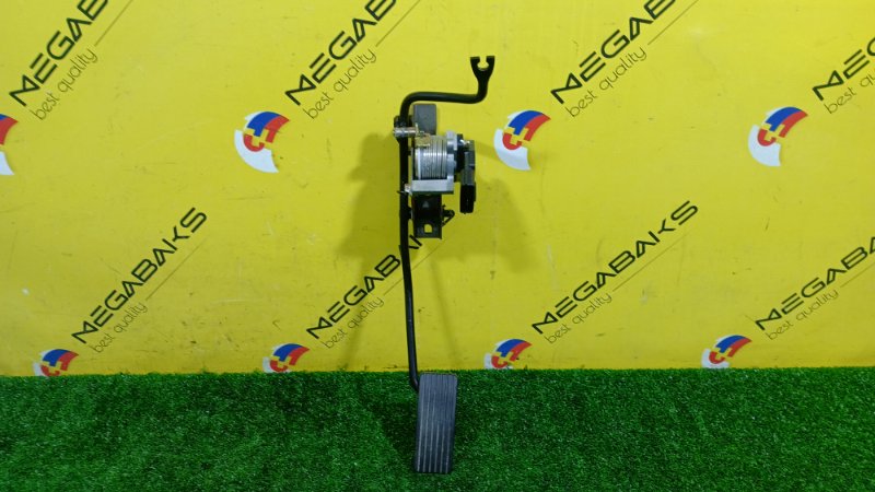 Педаль подачи топлива Mitsubishi Pajero Io H77W 4G94 2004 (б/у)