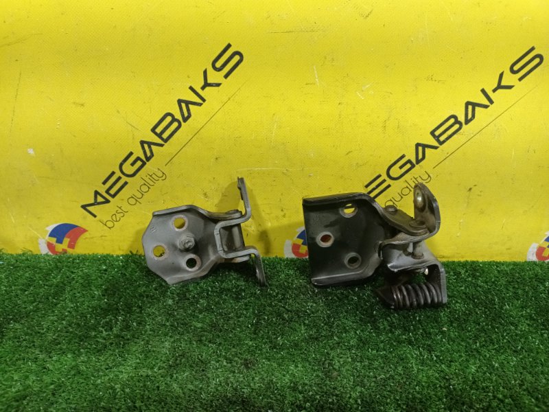 Петля дверная Mazda Bongo SKF2M RF-T 2000 передняя правая (б/у)