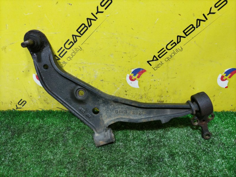 Рычаг NISSAN WINGROAD WHNY11 QG18DE 2003 передний правый (б/у)