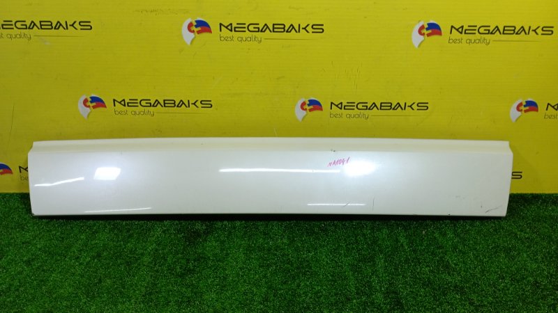 Накладка 5-й двери NISSAN STAGEA NM35 VQ25DD 2004 (б/у)