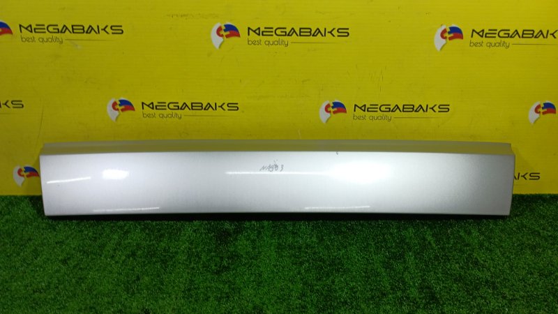 Накладка 5-й двери NISSAN STAGEA NM35 VQ25DET 2001 (б/у)