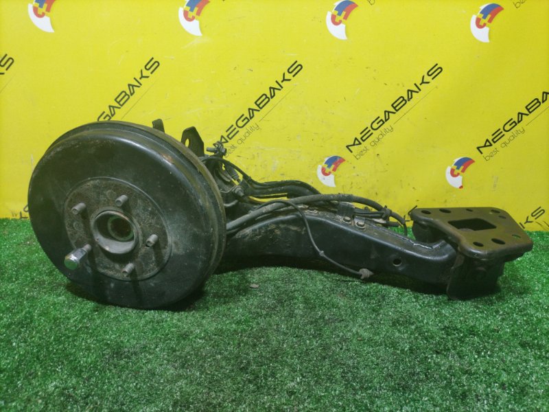 Ступица NISSAN SERENA TNC24 QR20DE 2002 задняя правая (б/у)