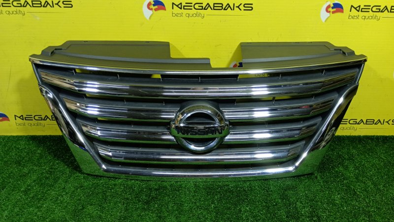 Решетка радиатора NISSAN SERENA C26 2015 CAMERA (б/у)