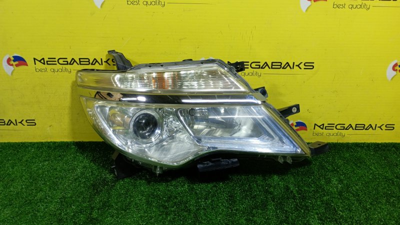 Фара NISSAN SERENA C26 правая 100-23683 (б/у)