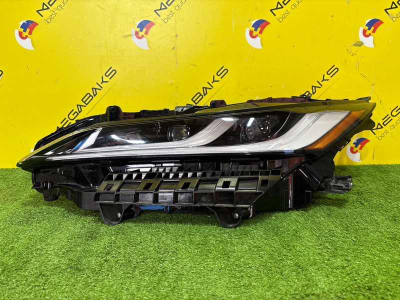 Фара TOYOTA HARRIER AXUH80 передняя левая 9H (б/у)