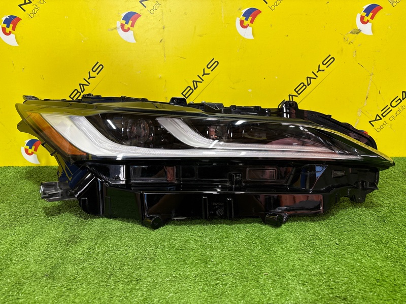 Фара TOYOTA HARRIER AXUH80 передняя правая 9H (б/у)