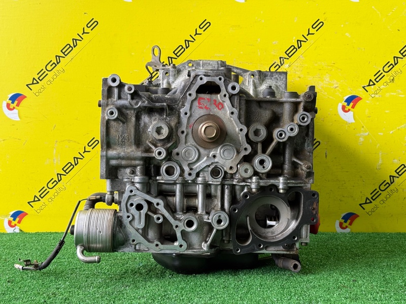 Блок двигателя SUBARU LEGACY BEE EZ30 U051077 (б/у)