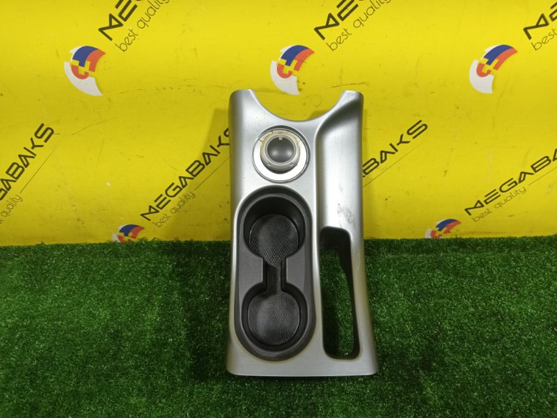Подстаканник MITSUBISHI OUTLANDER CW4W 4B11 2010 8011A0791 (б/у)