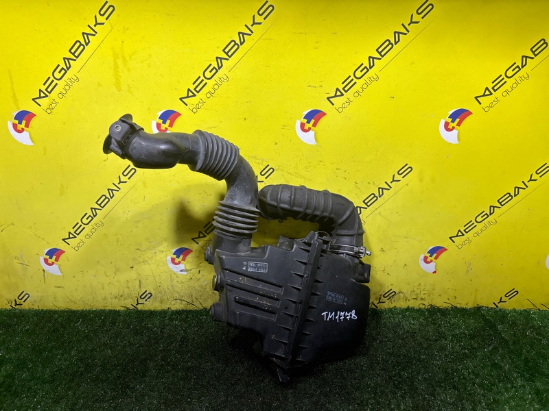 Корпус воздушного фильтра TOYOTA RAUM NCZ20 1NZ-FE 2003 (б/у)