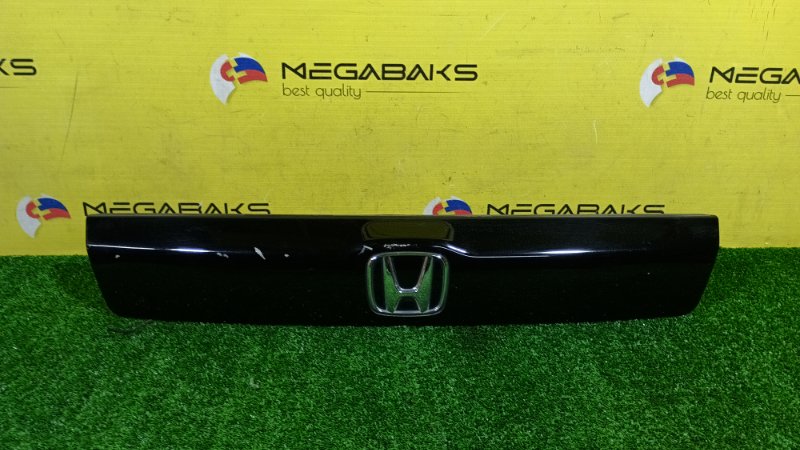 Накладка 5-й двери HONDA STREAM RN6 R18A 2010 (б/у)