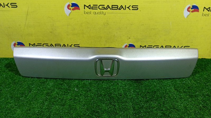 Накладка 5-й двери HONDA STREAM RN7 R18A 2009 (б/у)