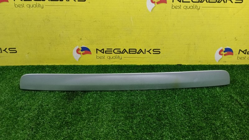 Накладка 5-й двери MAZDA DEMIO DW3W B3 2000 IIMODEL (б/у)