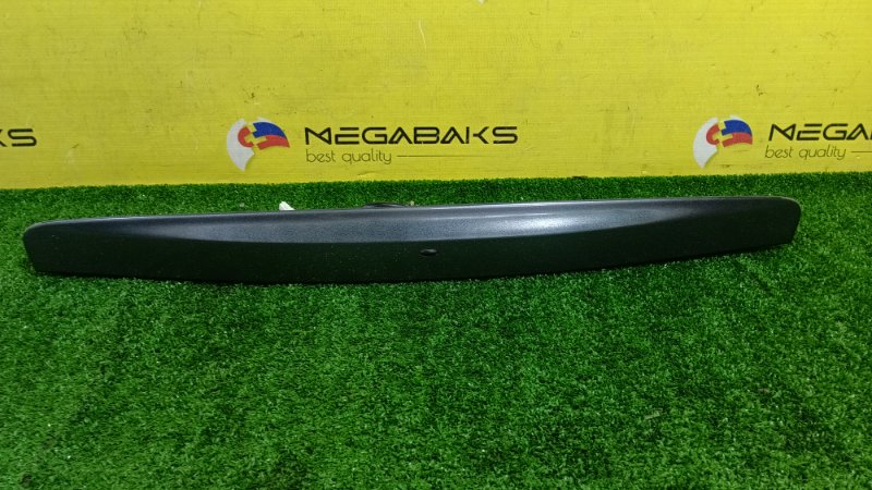 Накладка 5-й двери NISSAN WINGROAD Y12 HR15DE 2006 (б/у)