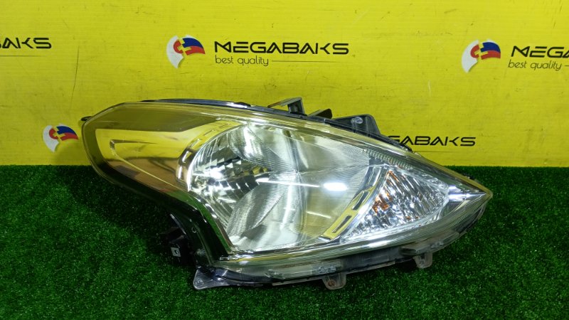 Фара NISSAN LATIO N17 правая W2063 (б/у)