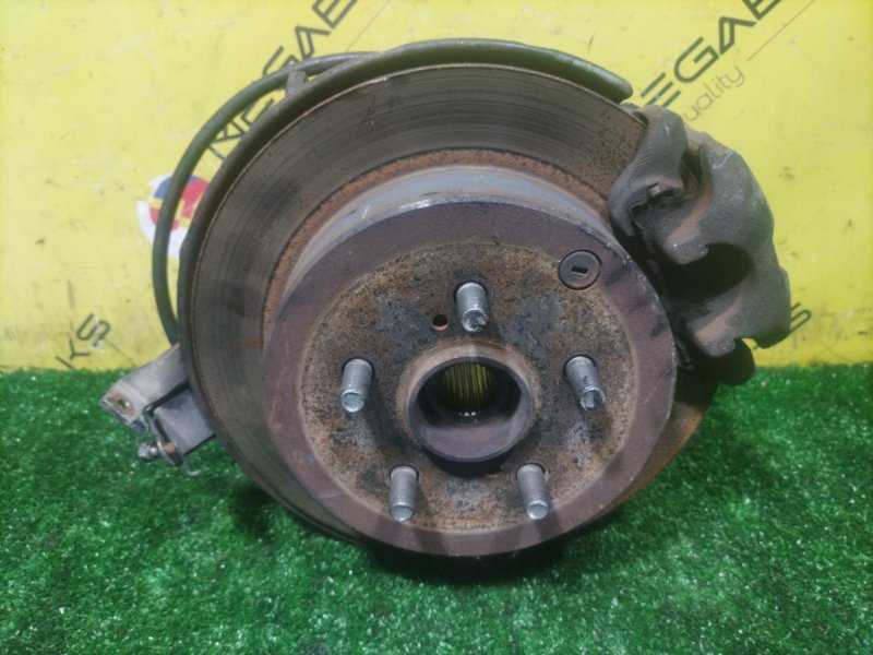 Ступица TOYOTA CALDINA AZT246 1AZ-FSE 2004 задняя правая 4WD (б/у)