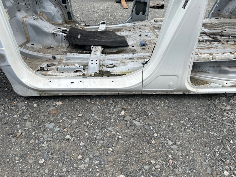Порог кузова TOYOTA ALPHARD ATH20 2AZ-FXE левый (б/у)