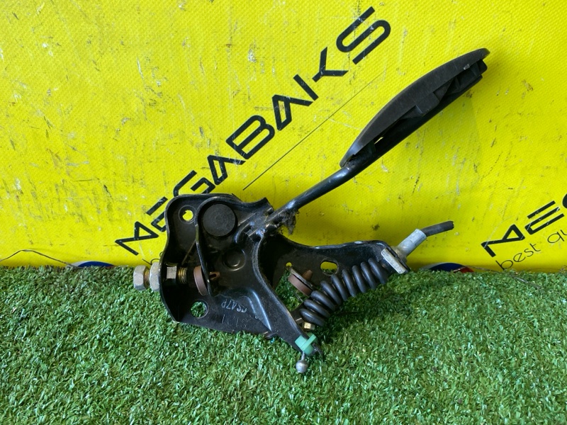 Педаль подачи топлива MAZDA BONGO SK82MN F8 2006 (б/у)