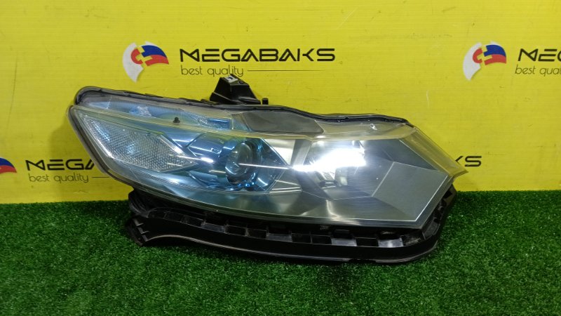 Фара HONDA INSIGHT ZE2 LDA 2010 правая 100-22877 (б/у)