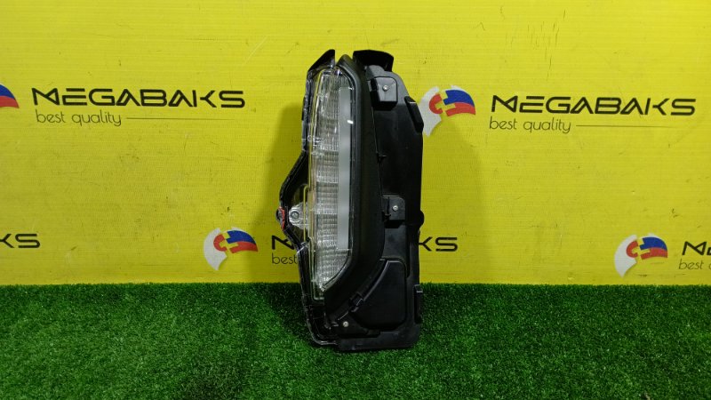Туманка TOYOTA YARIS CROSS MXPJ15 M15A-FXE 2020 правая 52-328 (б/у)